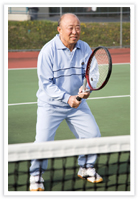 Older gentleman playing tennis – Colin Davies Physiotherapy – Vancouver, BC 
